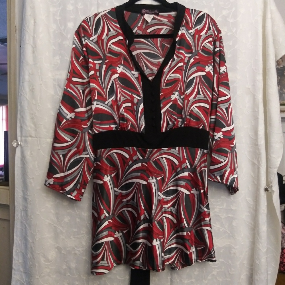 Volume One Woman red/blk/white blouse 3x